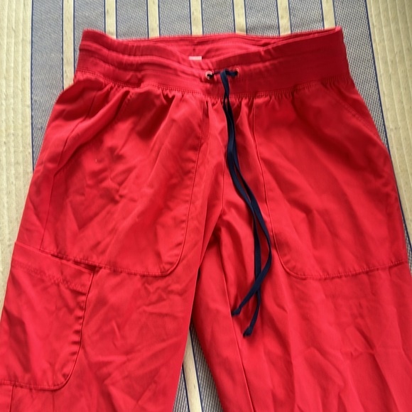 Top and bottom scrubs - Picture 3 of 4